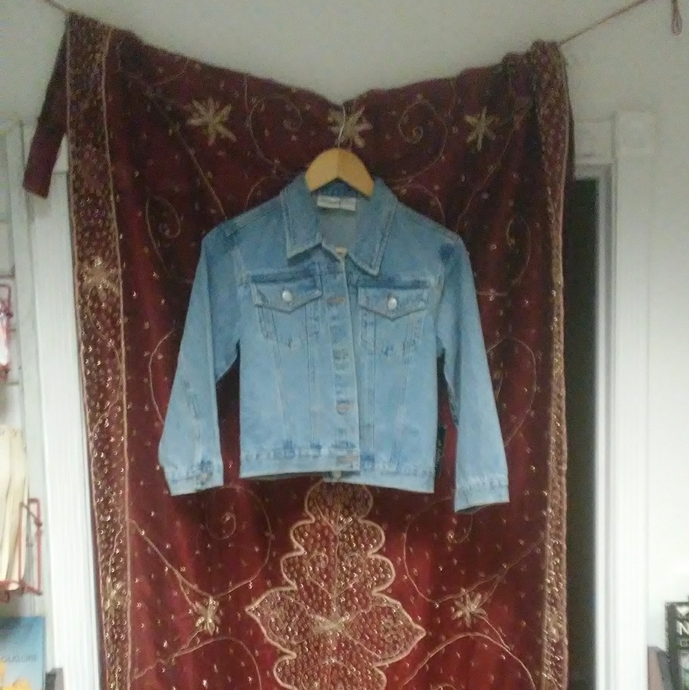 Stonewashed denim jacket.